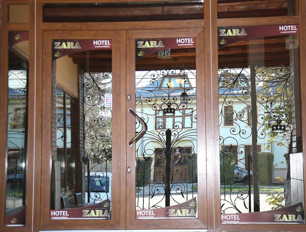 Hotel Zara Roman Exteriér fotografie